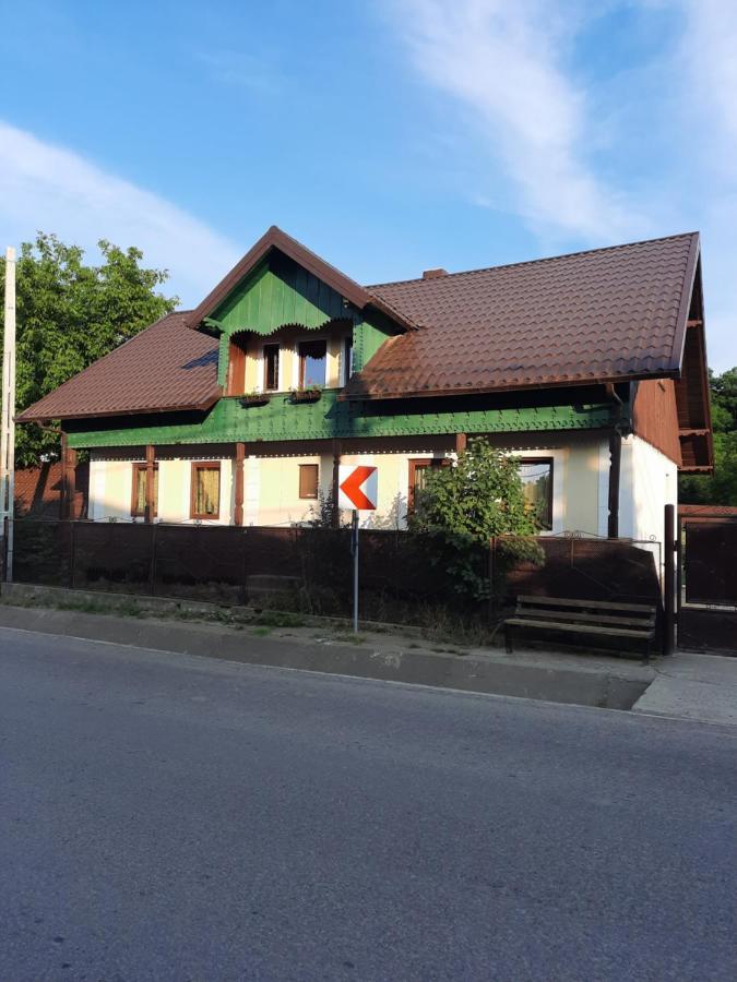 Casa Bunicilor Villa Ciprian Porumbescu ภายนอก รูปภาพ
